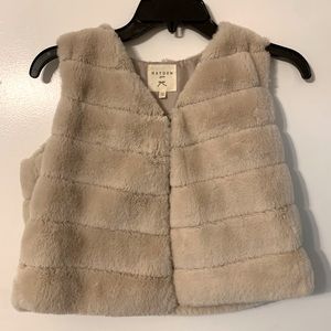 Girls fuzzy vest.